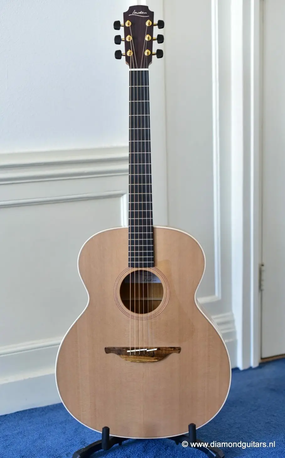 Lowden O22 Mahogany - Red Cedar - Diamond Guitars