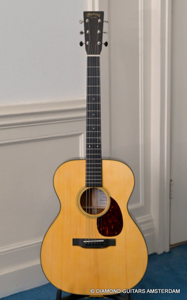 Martin OM-18 North Street Edition - Diamond Guitars