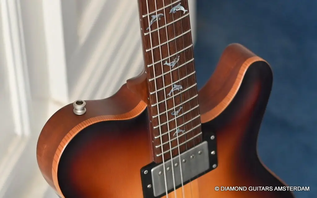 Nik Huber Dolphin II - Diamond Guitars