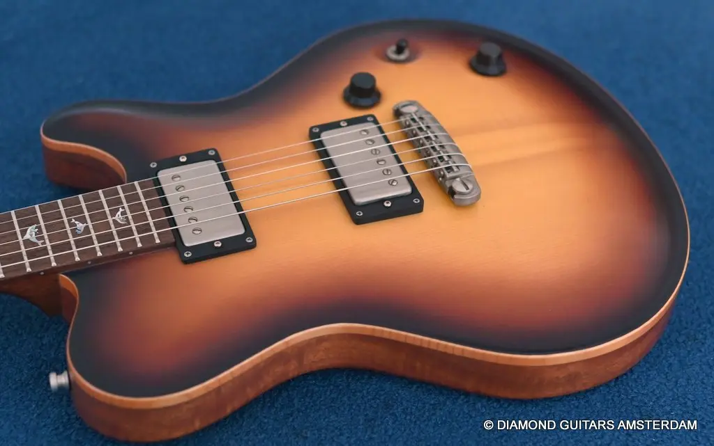 Nik Huber Dolphin II - Diamond Guitars