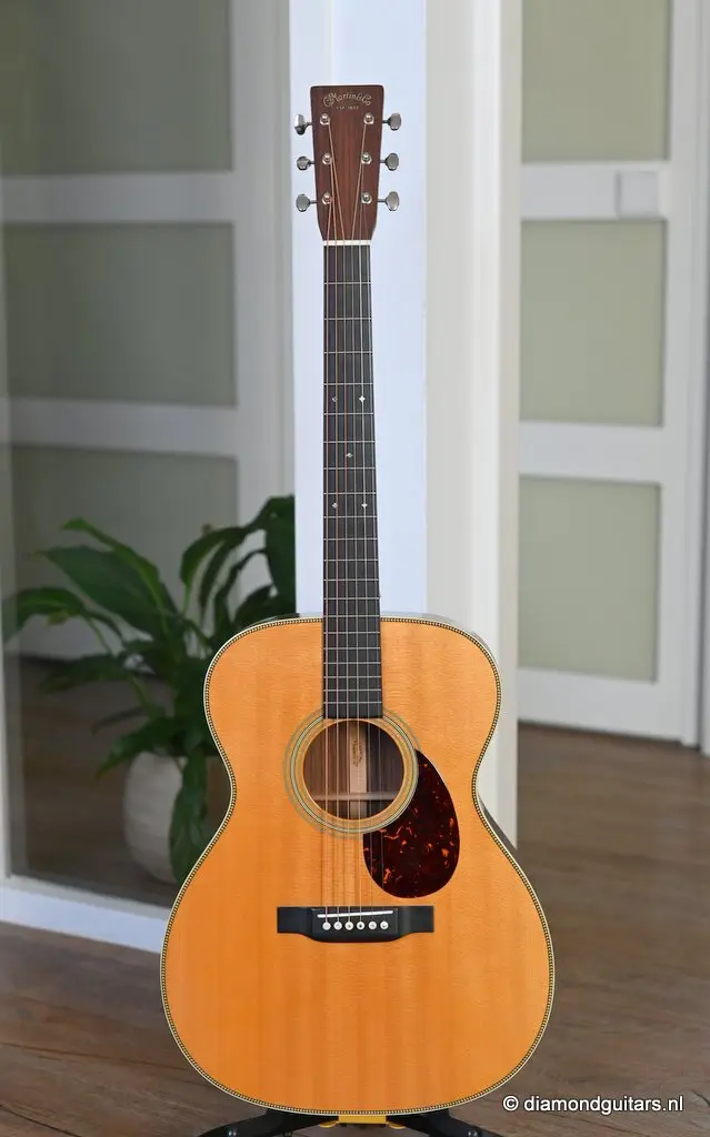 Martin OM-28 Standard - Diamond Guitars