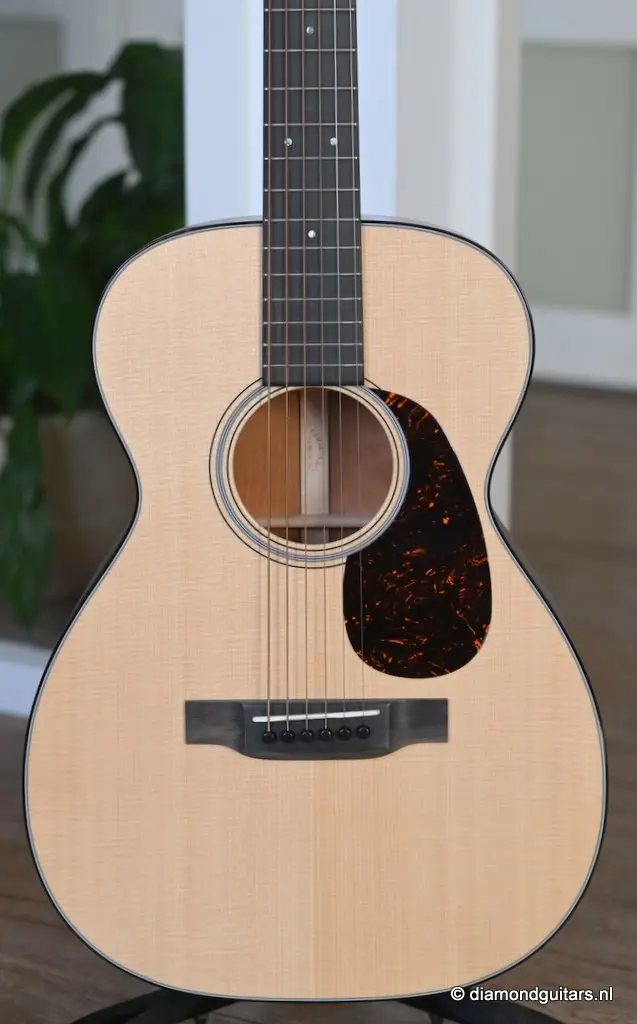 Martin 0-18 Custom Shop - Diamond Guitars