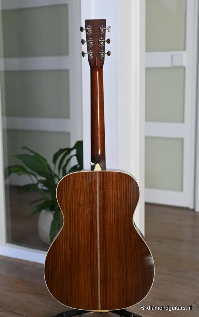 Martin OM-28 Standard - Diamond Guitars