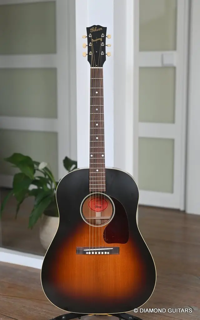 Gibson 1942 Banner J-45 - Diamond Guitars