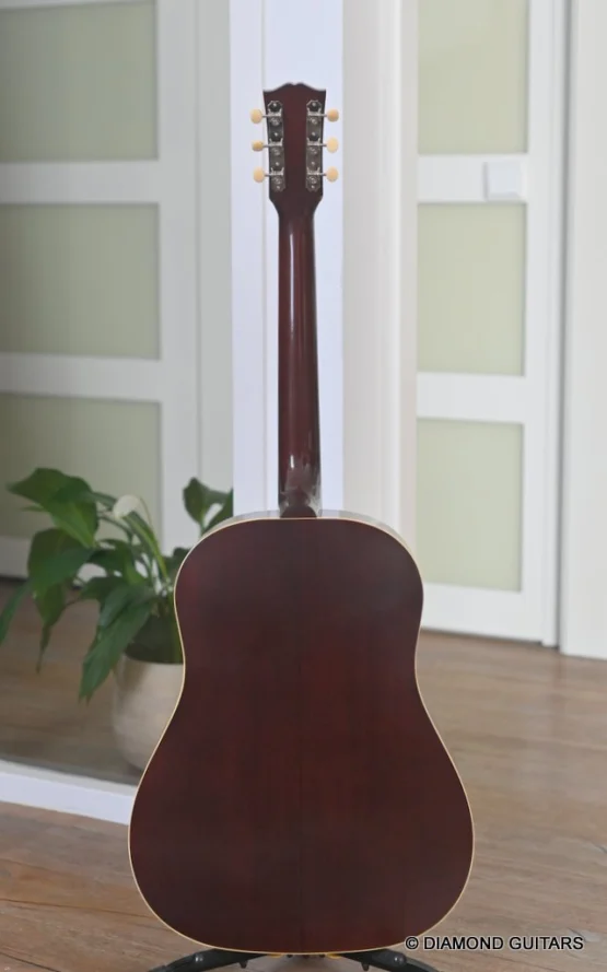 Gibson 1942 Banner J-45 - Diamond Guitars