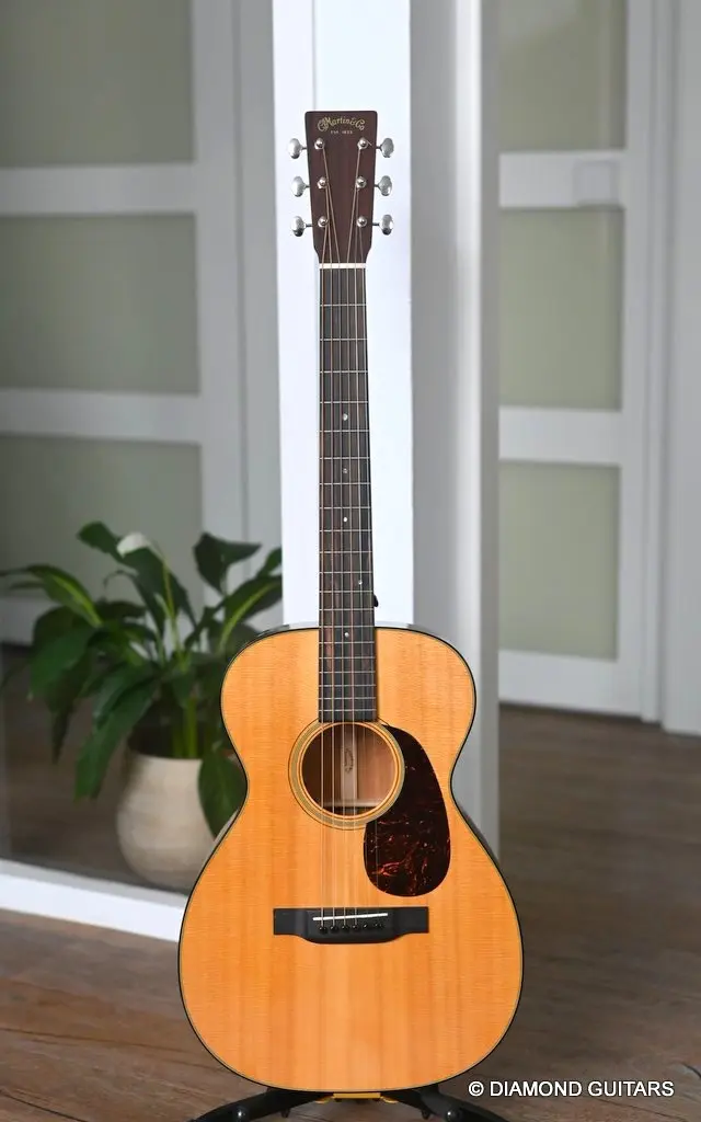 Martin 0-18 Standard Series - Diamond Guitars