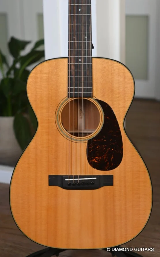 Martin 0-18 Standard Series - Diamond Guitars