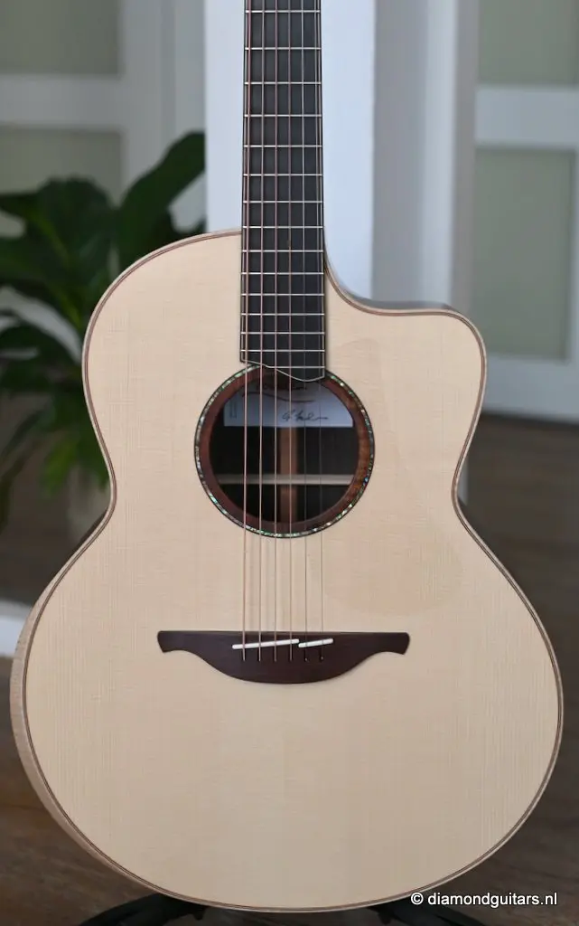 Lowden F50c Brazilian Rosewood - Alpine Spruce - Diamond Guitars