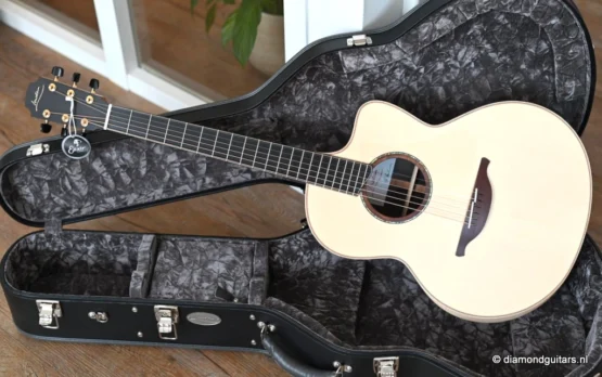 【ハーフナー】 Lowden F50c Brazilian Rosewood - Alpine Spruce - Diamond Guitars